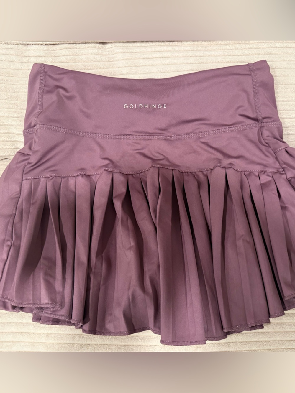Goldhinge skort